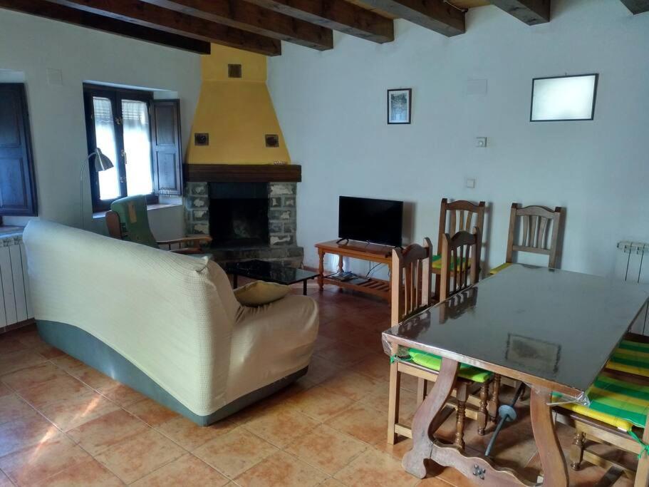 Casa Lovaco Appartement Borau Buitenkant foto